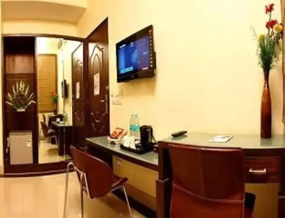 Нью-Дели: Hotel Bmk Grand By FabHotels