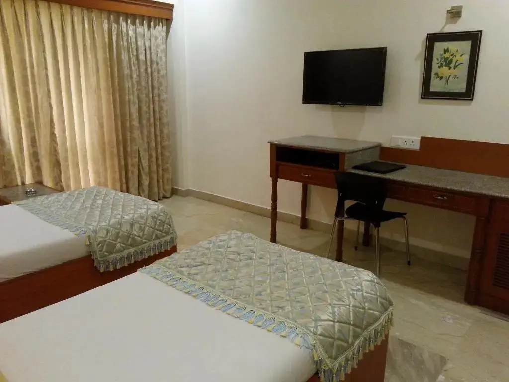 Сриперумбудур: Paramount Inn