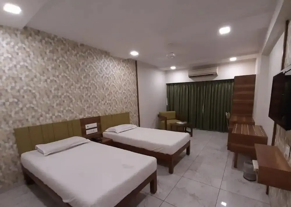 Вадодара: HOTEL PRUDENT - Vadodra