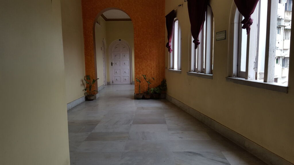 Колката: New Hotel White Palace