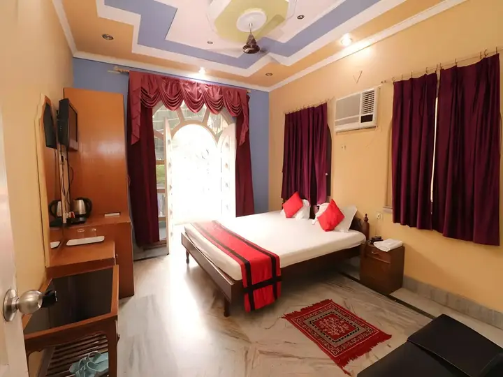 Колката: New Hotel White Palace