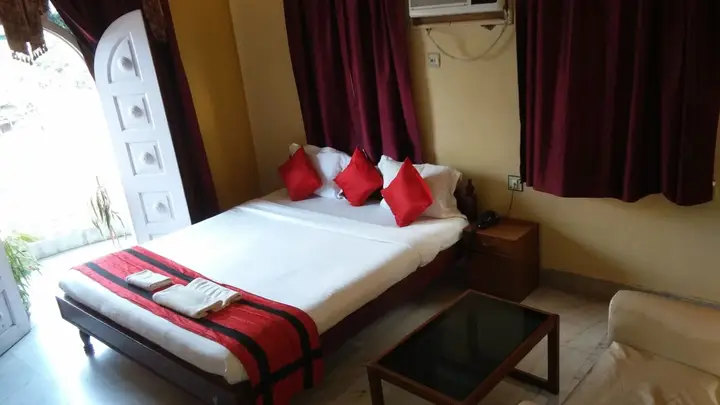 Колката: New Hotel White Palace