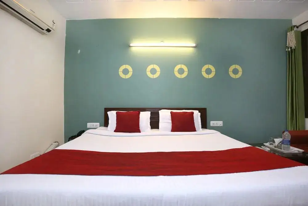 Чандигарх: OYO 6366 Grand Regal Hotel