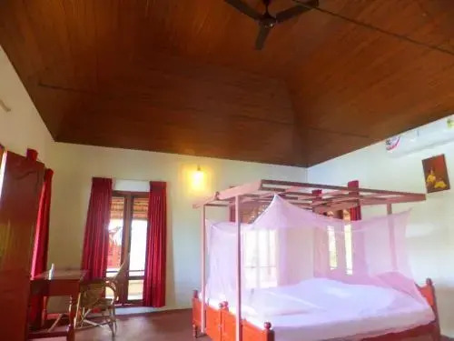 Cherthala: Backwater Farm House