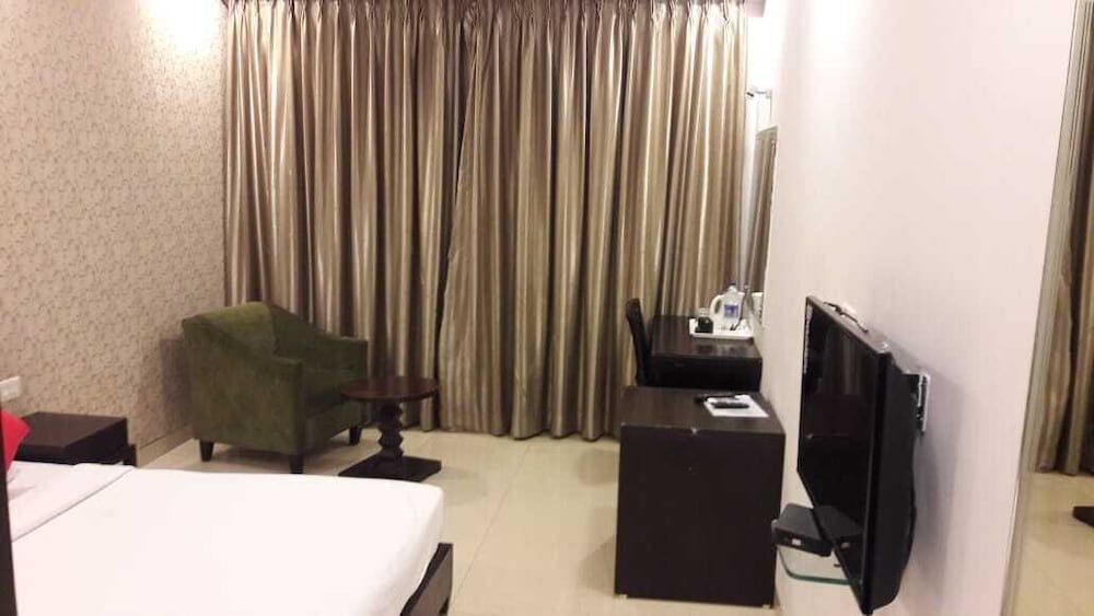 Висакхапатнам: Hotel Supreme