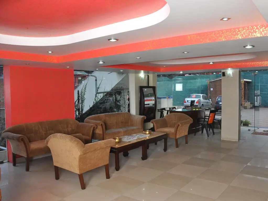 Hotel Grand Paradise Inn — фото 1