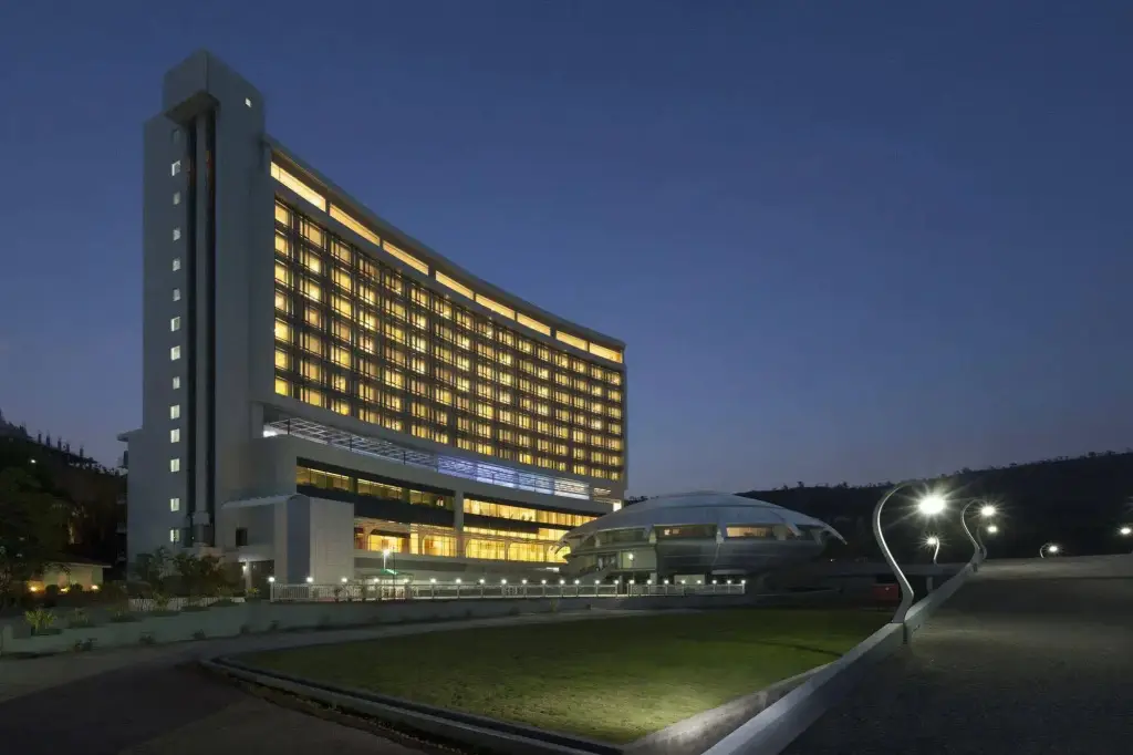Пуна: United-21 The Grand