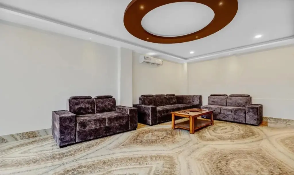 Гувахати: Capital O 9671 Hotel Rudraksh Inn
