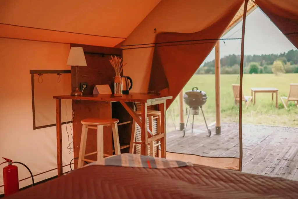 Силино: Глэмпинг A-Glamp