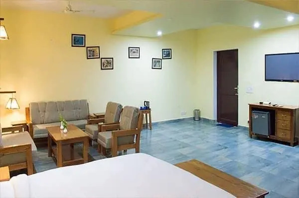 Крепость Ramnagar: Saalvan Resort Corbett