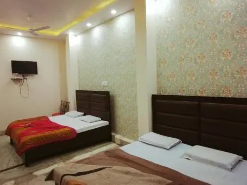 Матхура: Abhiraj Guest House