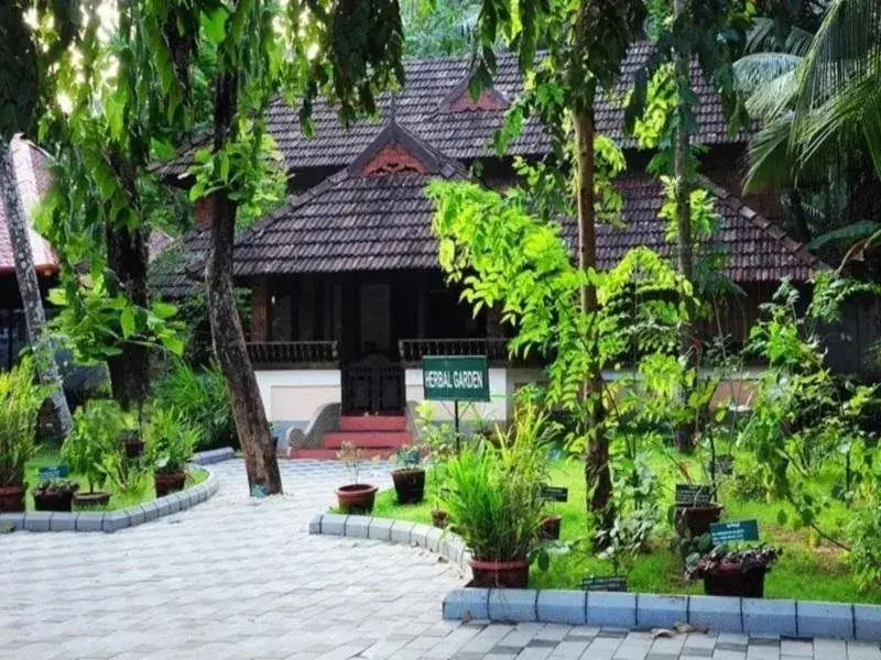 Паллипурам: Kunnathur Mana Ayurveda Heritage