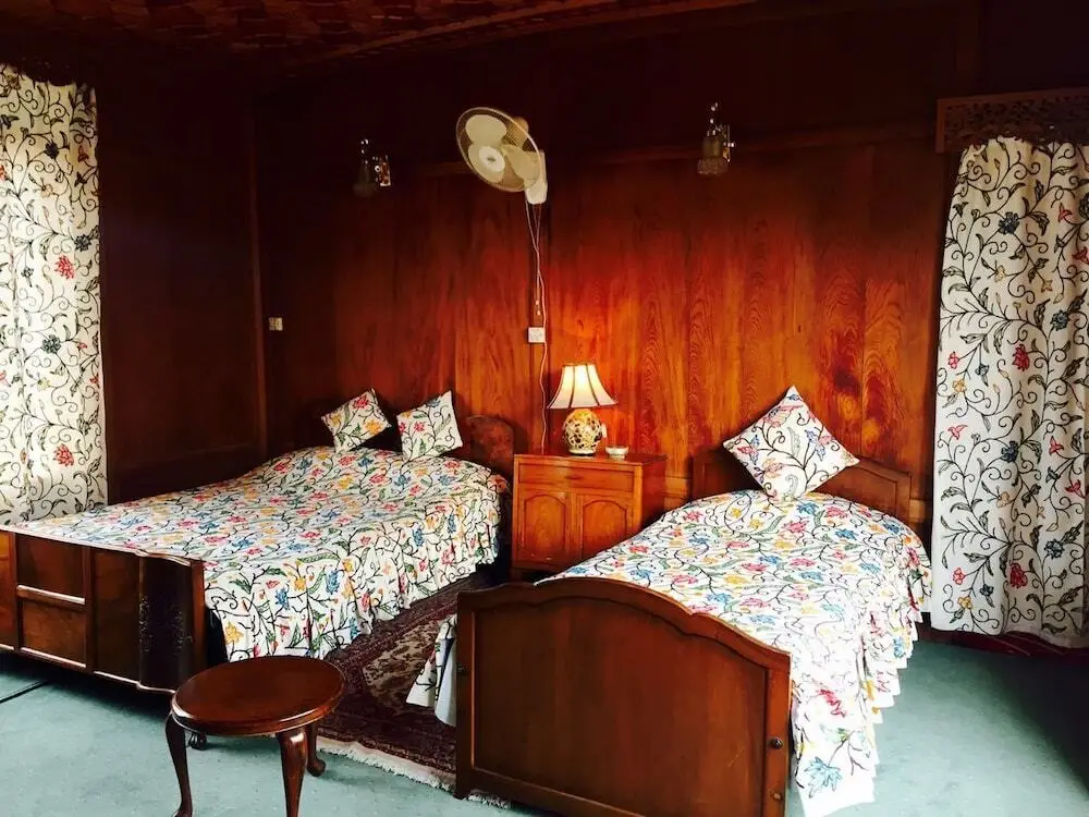 Шринагар: Akbar Group Of Heritage Houseboats