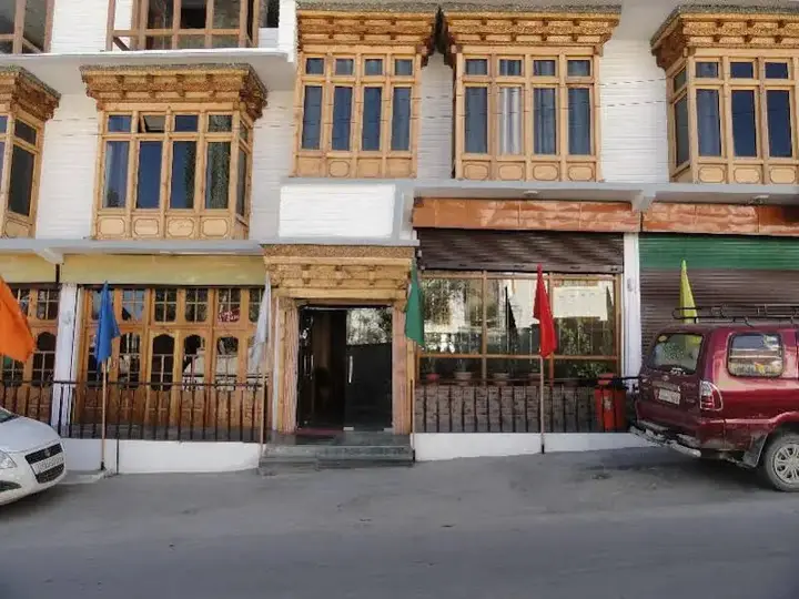 Лех: Hotel Shanti Palace