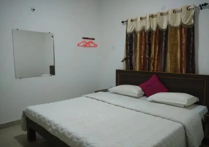 Ути: Kumaran Cottage