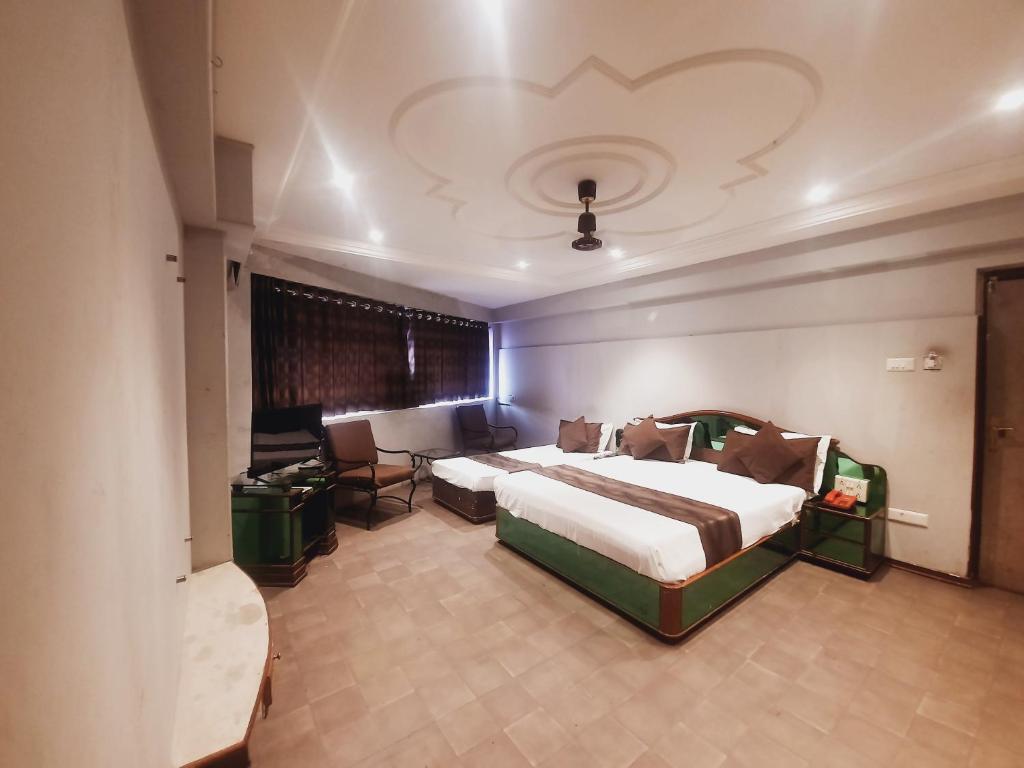 Раджкот: Hotel JMC Group