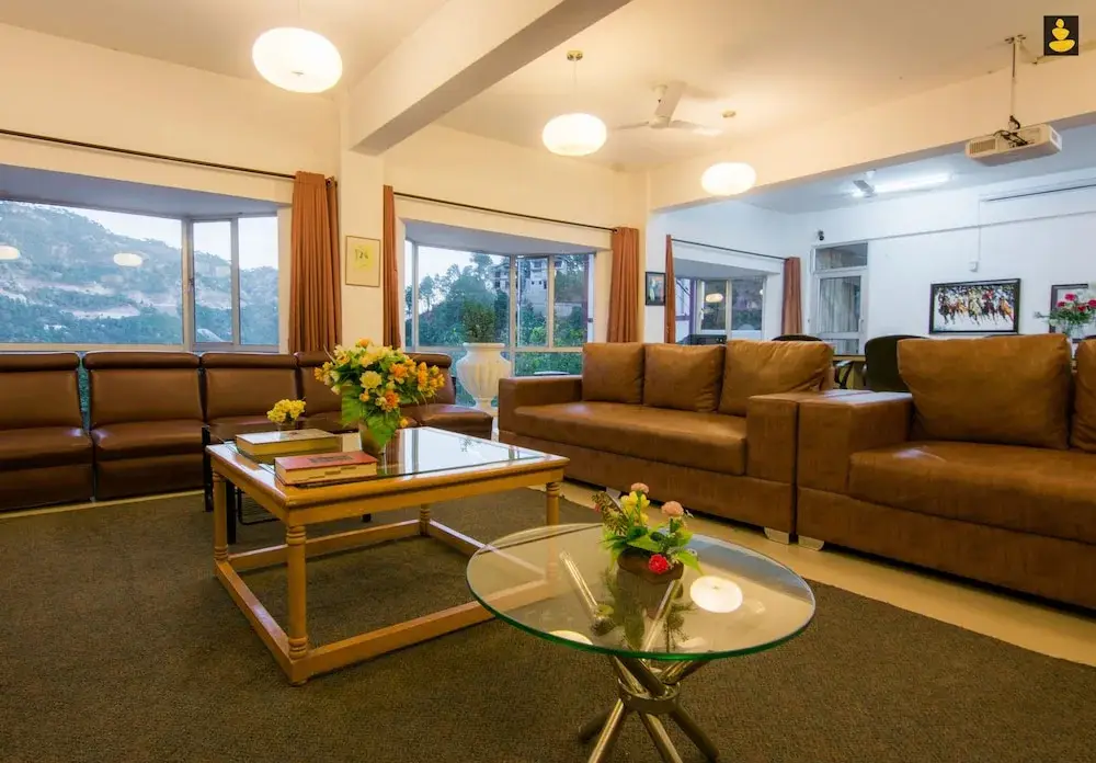 Солан: Misty Meadows Resorts