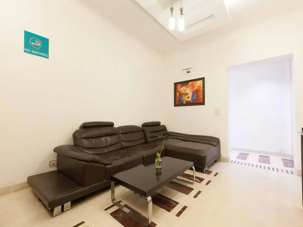 Гуруграм: OYO 326 Hotel Shubhdeep Aashiyana