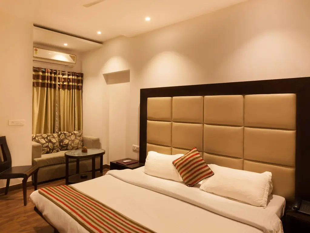 Гуруграм: OYO 326 Hotel Shubhdeep Aashiyana