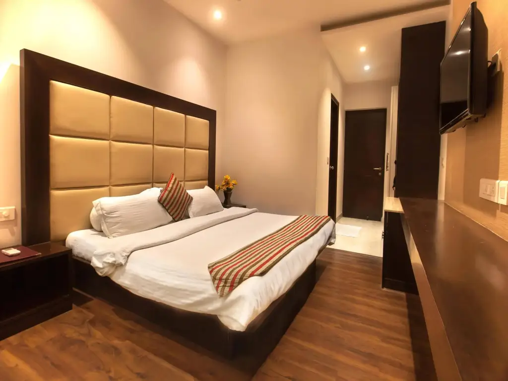 Гуруграм: OYO 326 Hotel Shubhdeep Aashiyana