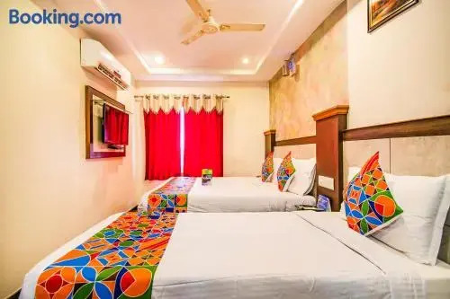Тирупати: OYO 7366 GPR Inn