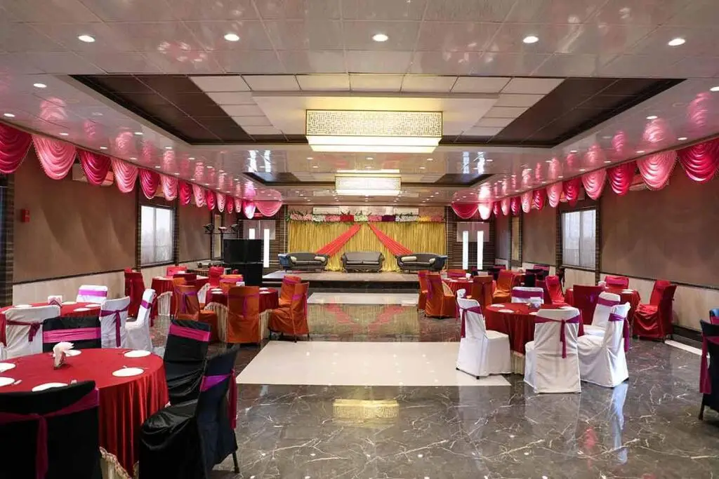 Тхане: Hotel Jawahar