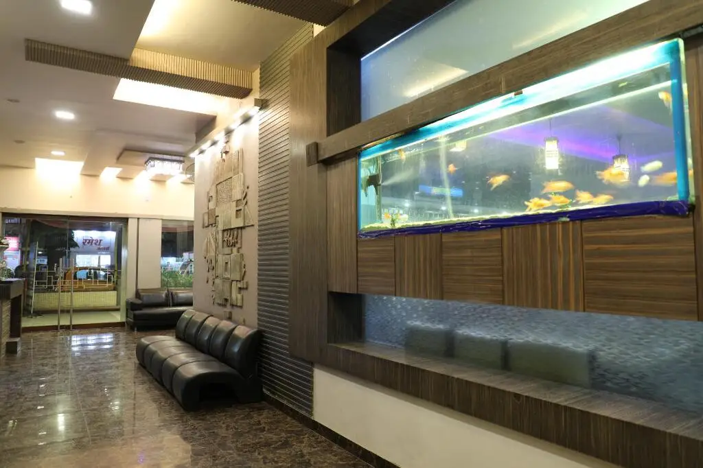 Тхане: Hotel Jawahar