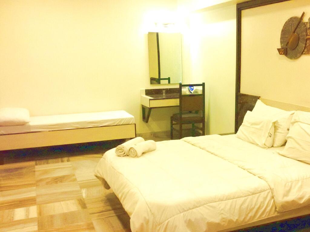 Тхане: Hotel Jawahar