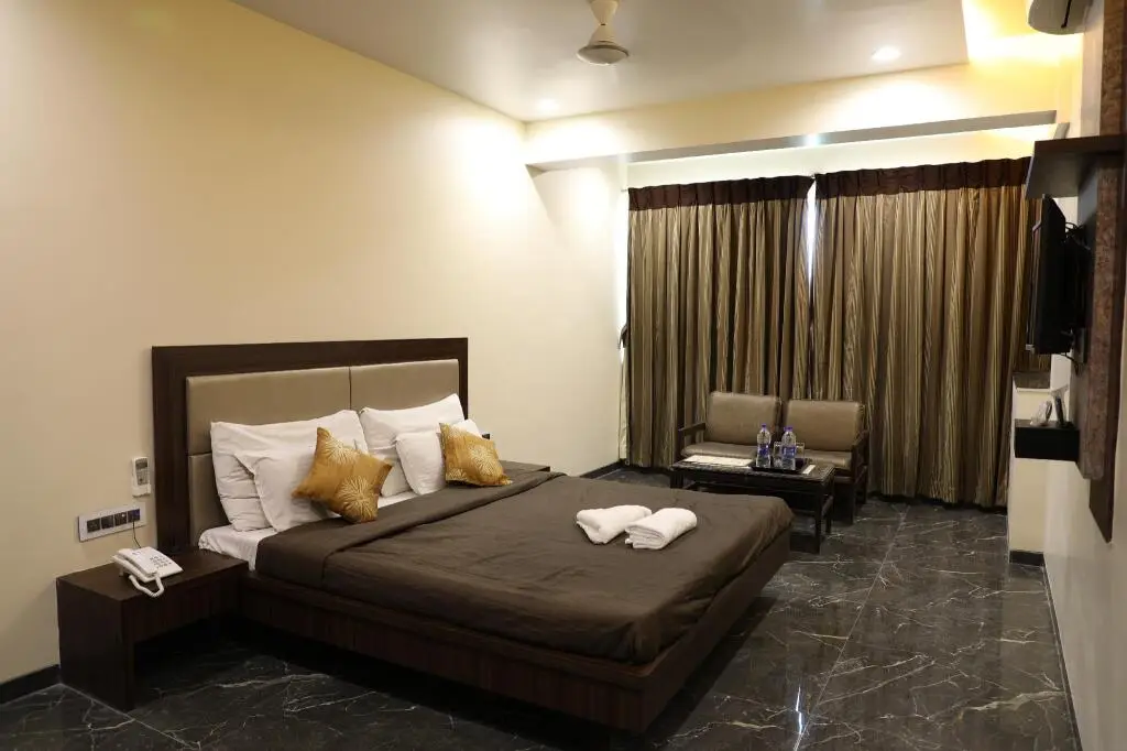 Тхане: Hotel Jawahar