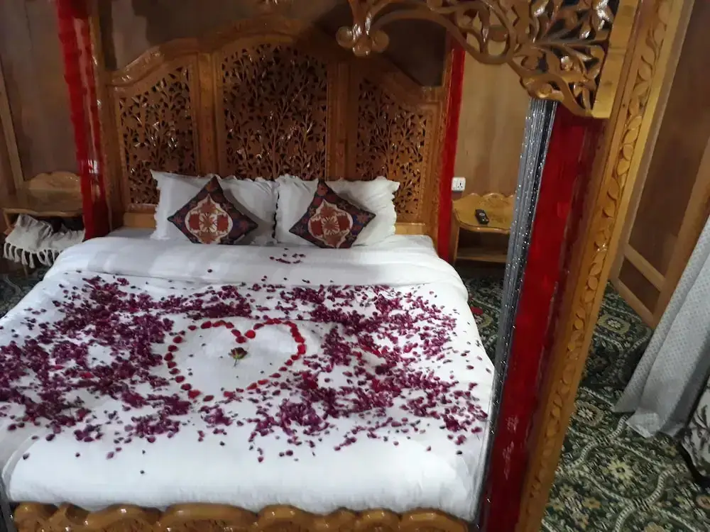 Шринагар: Houseboat Prince Of Bombay