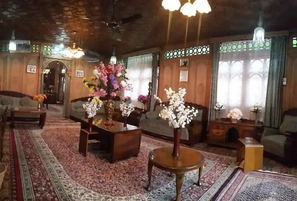 Шринагар: Houseboat Prince Of Bombay