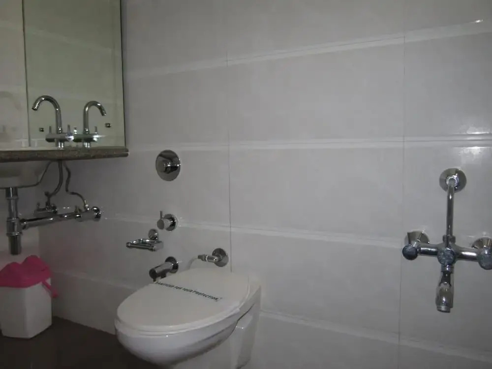 Сурат: Hotel Sarita