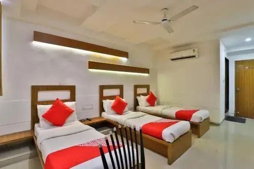 Гандхинагар: Hotel Midway Residency