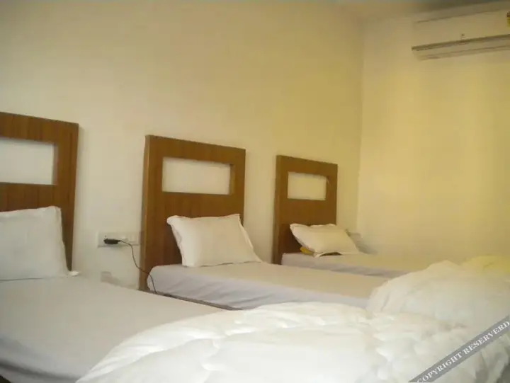 Гандхинагар: Hotel Midway Residency