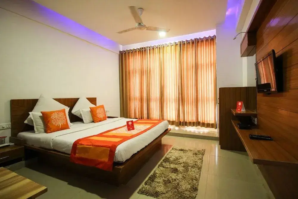 Гандхинагар: Hotel Midway Residency