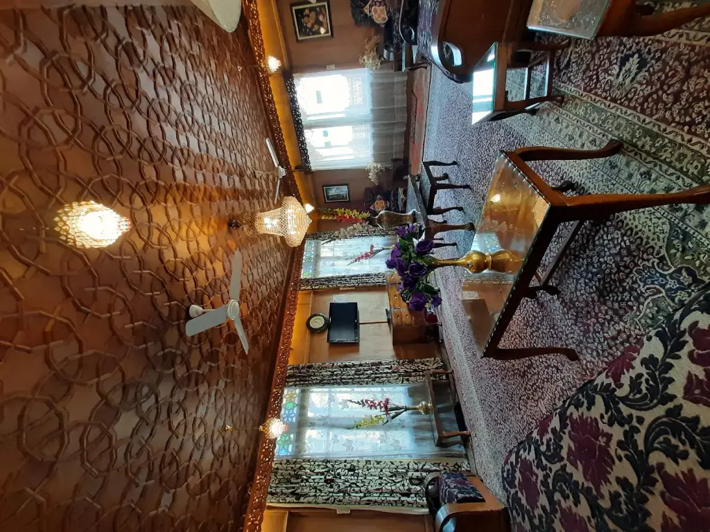 Шринагар: Badyari Palace Group of Houseboat