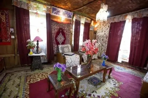 Шринагар: Persian Group of Houseboats