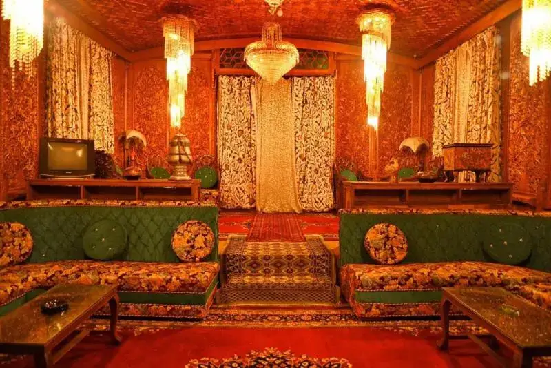 Шринагар: De Laila House Boat (Marketed By Sterling)