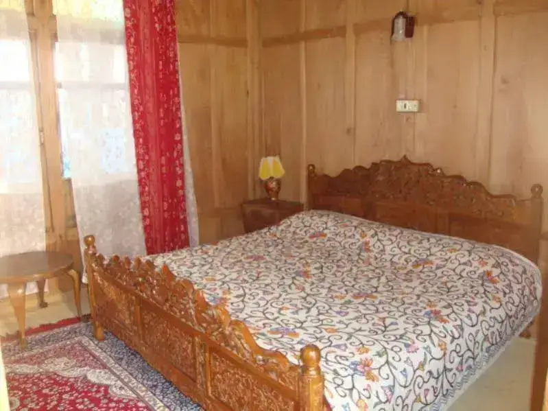 Шринагар: Houseboat Ambassador