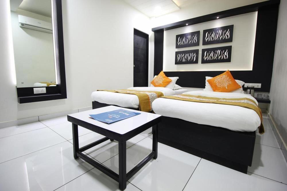 Раджкот: Hotel Paramount Inn