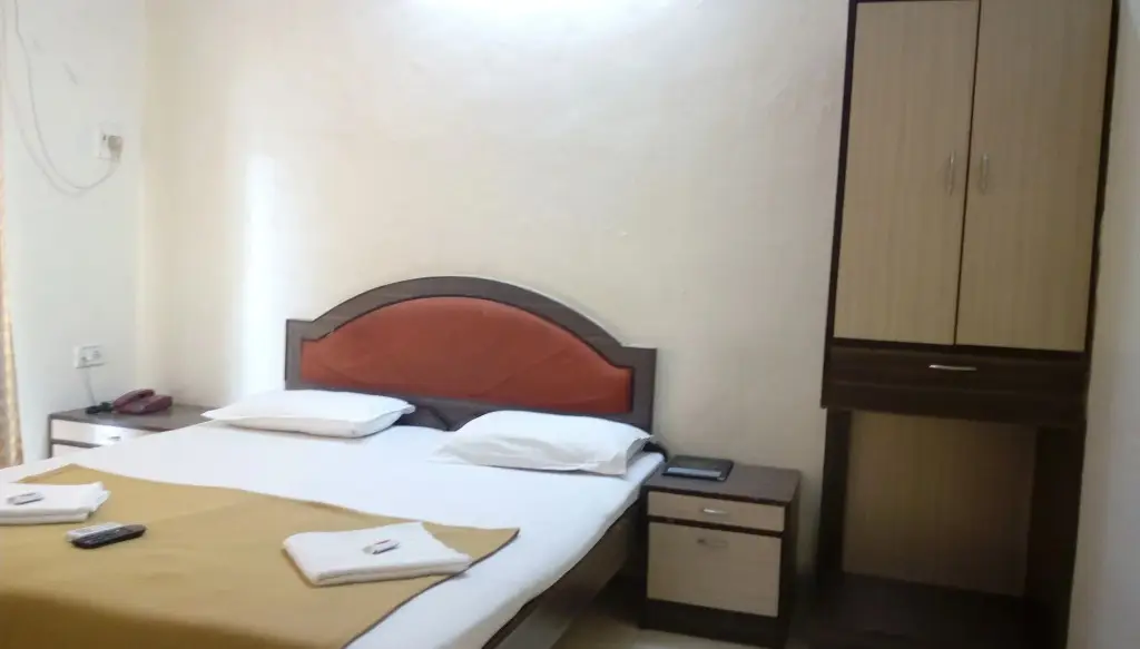 Нави-Мумбай: Hotel Shelter Palace