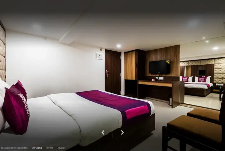 Нави-Мумбай: Hotel Shelter Palace