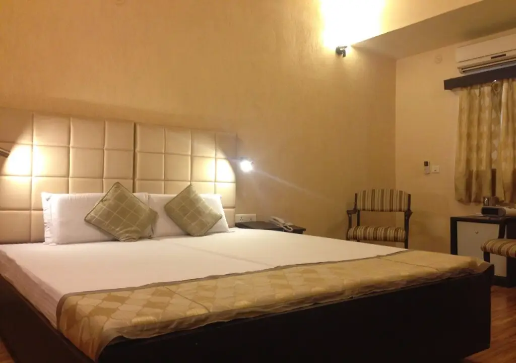 Пантнагар: Hotel Amber