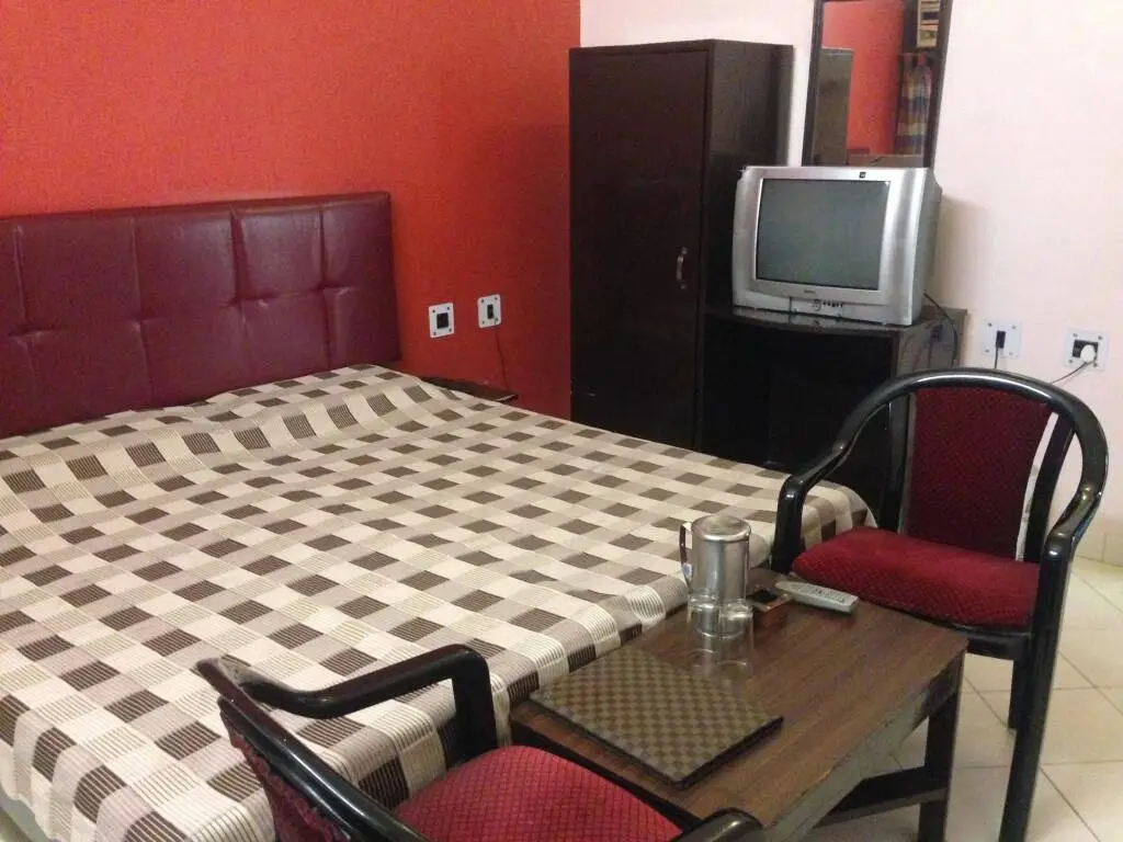 Пантнагар: Hotel Amber