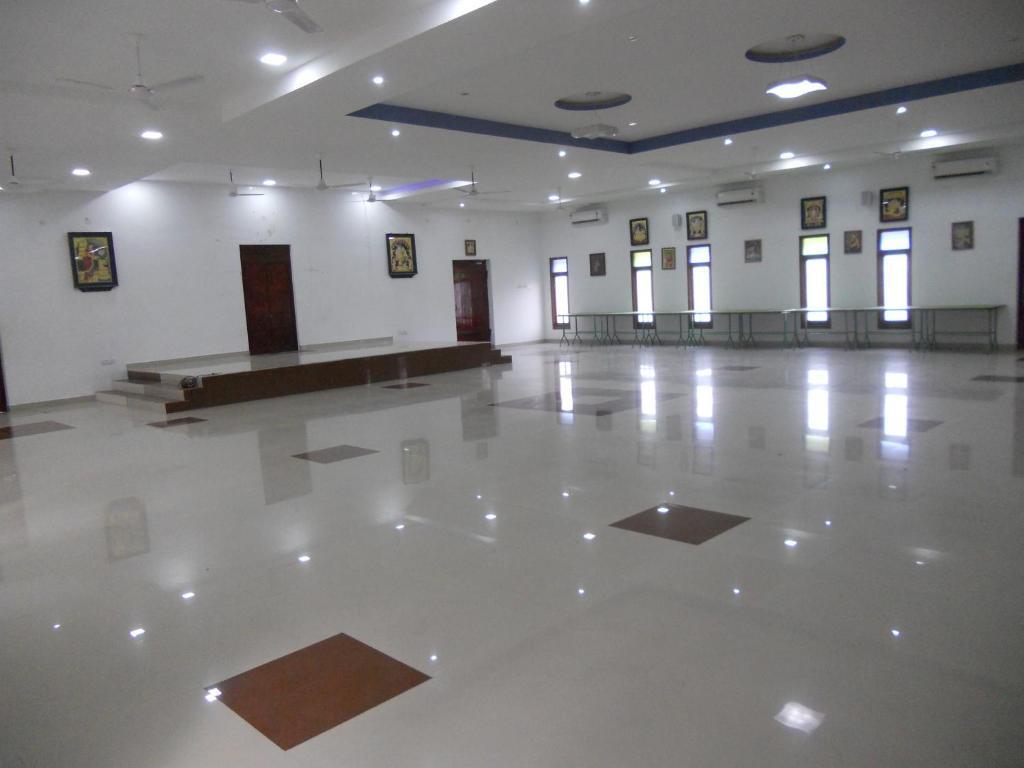 Свамималаи: Hotel Sadhabishegam
