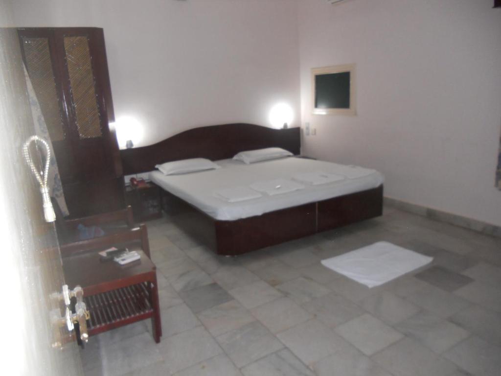 Hotel Sadhabishegam — фото 1