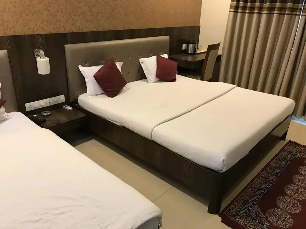 Ширди: Hotel Sai Moreshwar