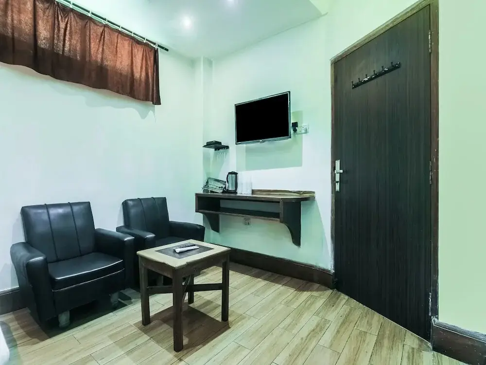 Шиллонг: Hotel Shaurya Inn by OYO Rooms