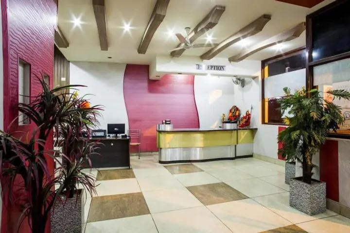 Катра: Hotel Atithi International