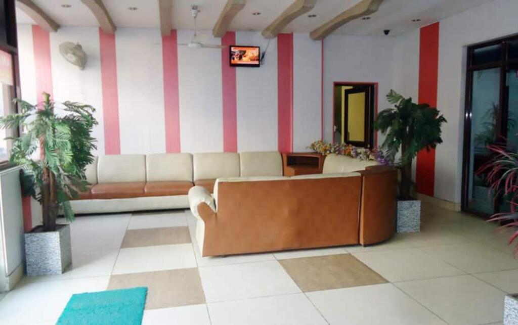Катра: Hotel Atithi International